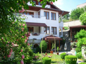 Отель Guest House Villa Katty  Балчик